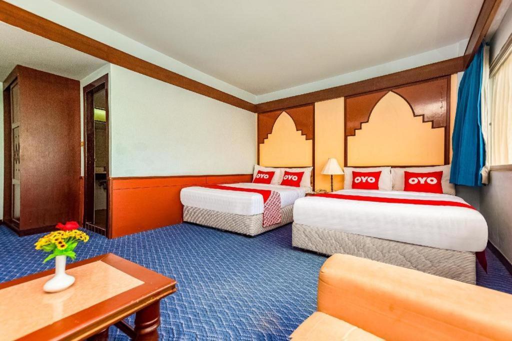 Oyo 441 Grand Thara Hotel Surat Thani Exterior photo