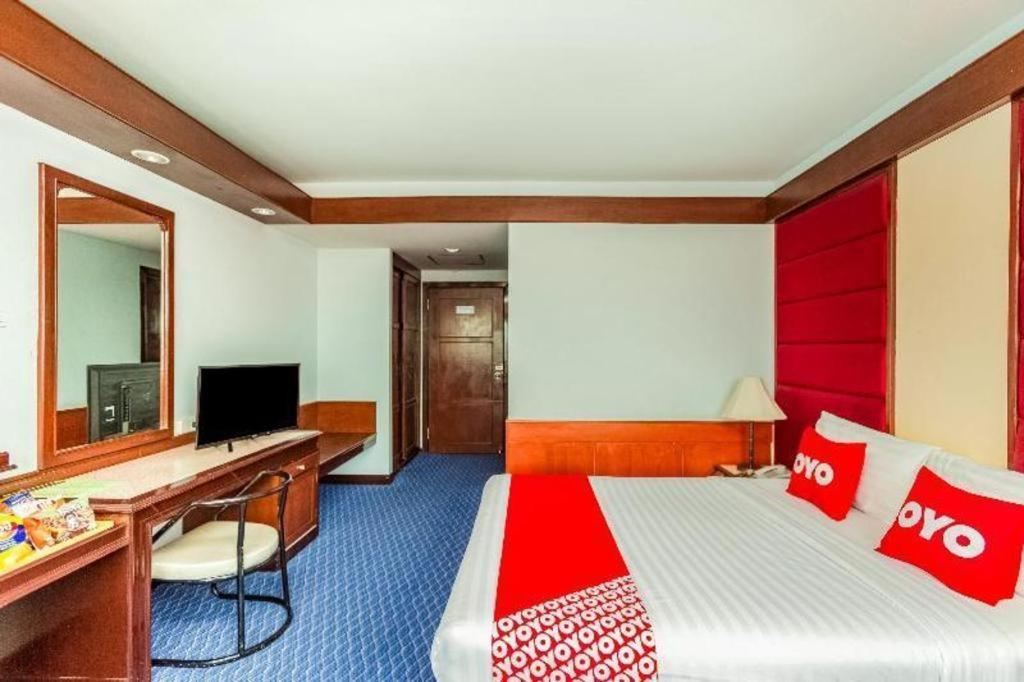 Oyo 441 Grand Thara Hotel Surat Thani Exterior photo